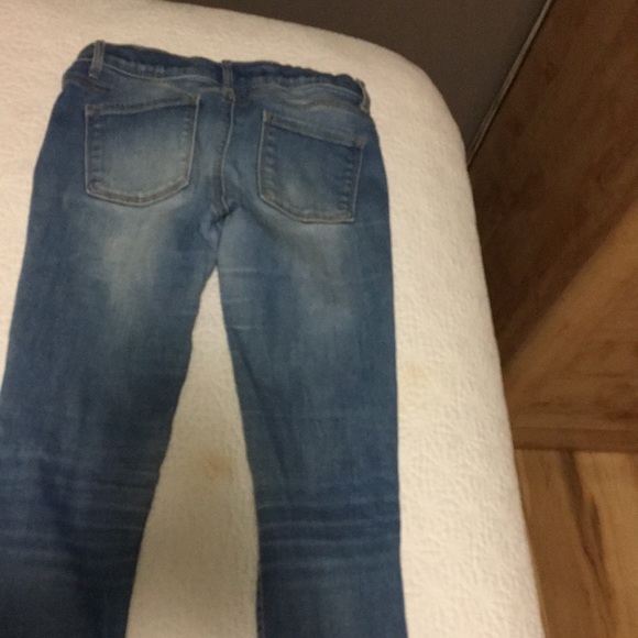 Old navy rockstar jeggings with rips in the knees - Picture 3 of 3